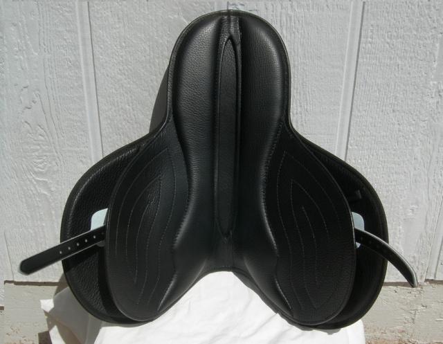 Japanese edged Patent 1Kg  Saddle with Leaded seat 